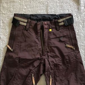 Snowboard pants